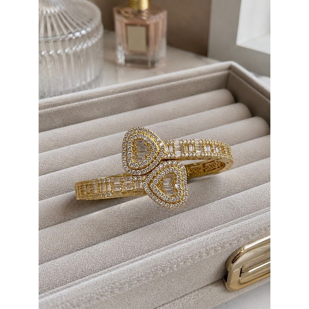 Sparkly gold heart cuff bracelet